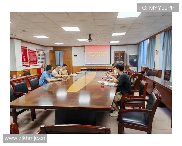 小桥谈球队防守提升秘诀强调沟通与转换进攻的默契配合