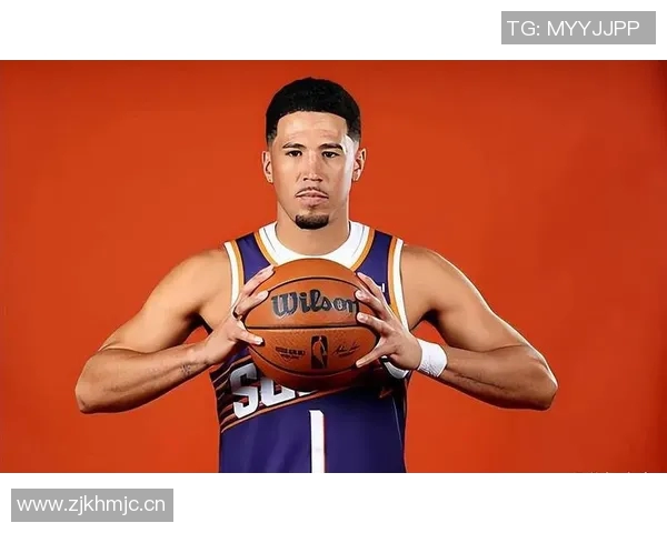 布克新赛季目标明确努力沟通助力每日进步稳步前行