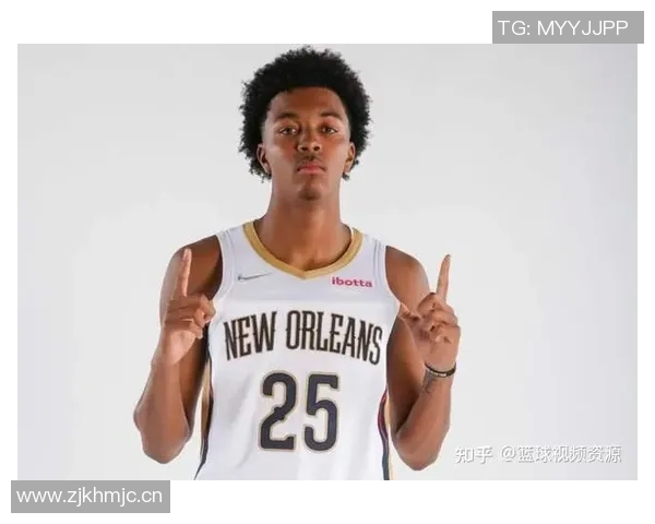 特雷墨菲半场表现抢眼11投6中斩获15分1篮板3抢断展现实力