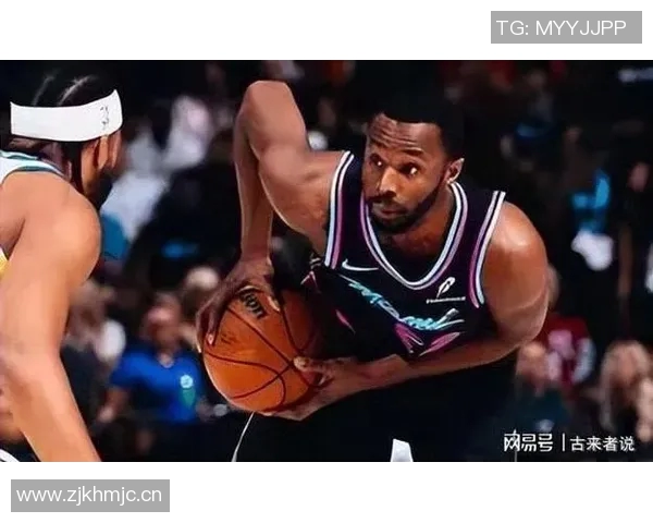 维金斯盛赞鲍威尔为今夏最佳引援称其为顶尖领袖展现非凡实力