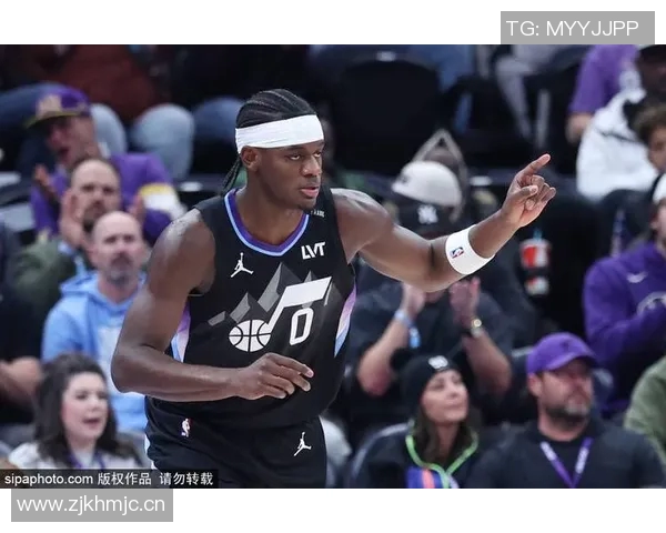 弗拉格在禁区内砍下20分成为历史第二年轻球员比同期詹姆斯大了一天