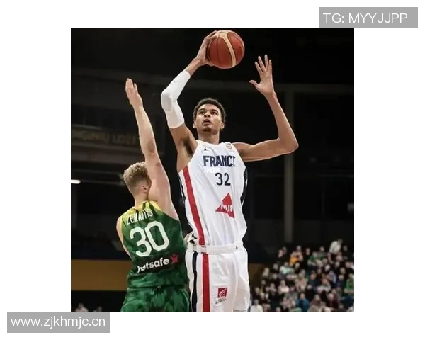 文班亚马表现平平17投7中仅得18分6篮板正负值惨淡18引发热议