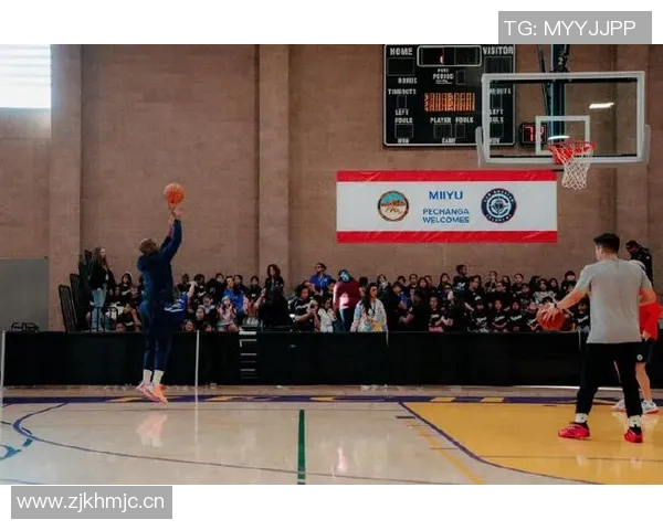 快船训练未取消哈登小卡祖巴茨等球员均在场上参与训练 快船训练未取消哈登小卡祖巴茨等球员均在场上参与训练