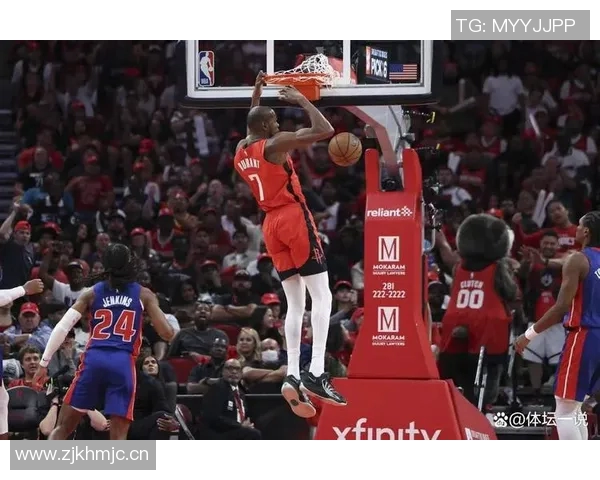 三球半场高效表现砍下23分7篮板4助攻首节独揽15分助力球队奋战